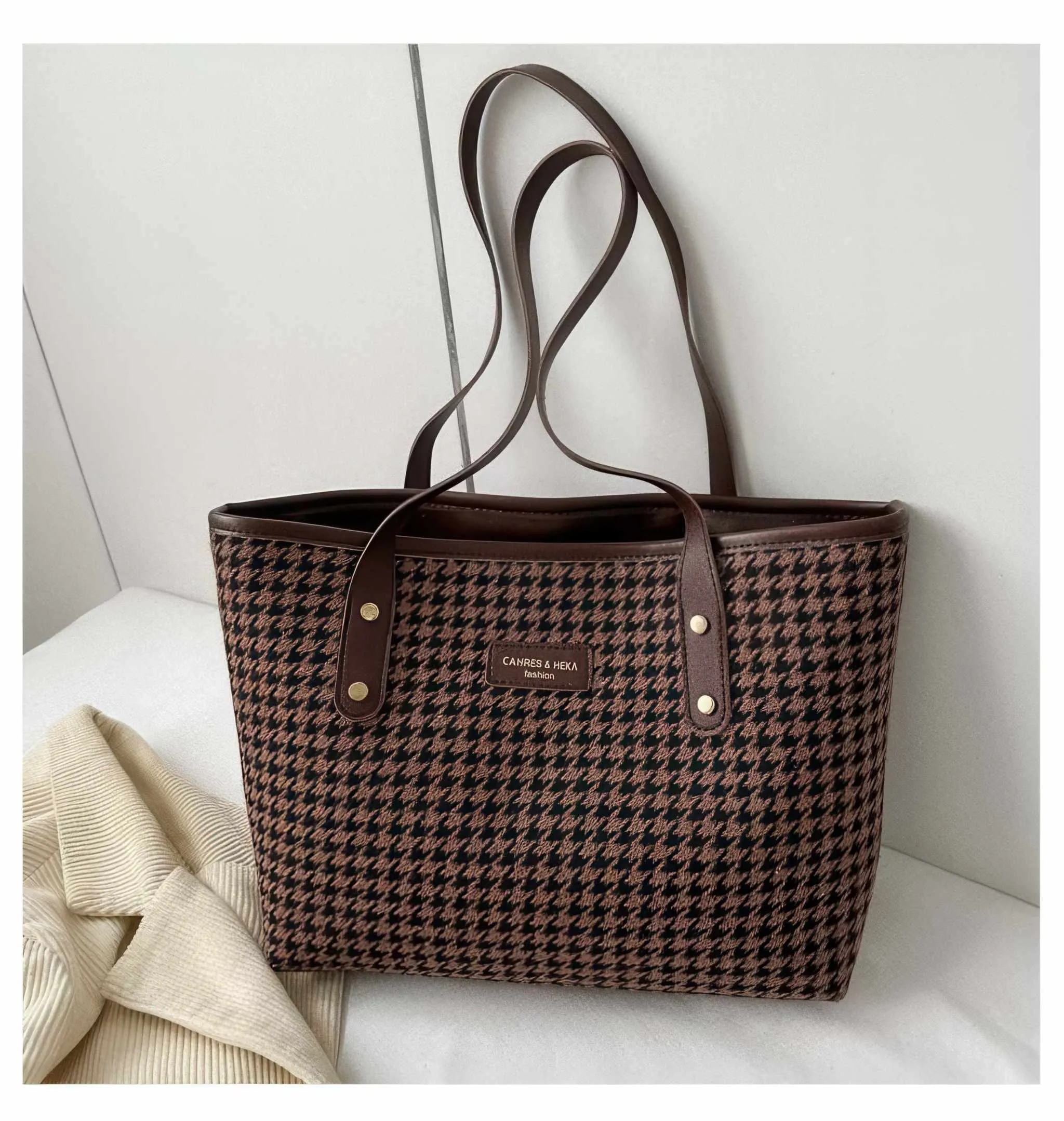 Glow Chic's Houndstooth Shoulder Bag – Winter Fashion Commuting Handbag with Large Capacity for Casual Shopping