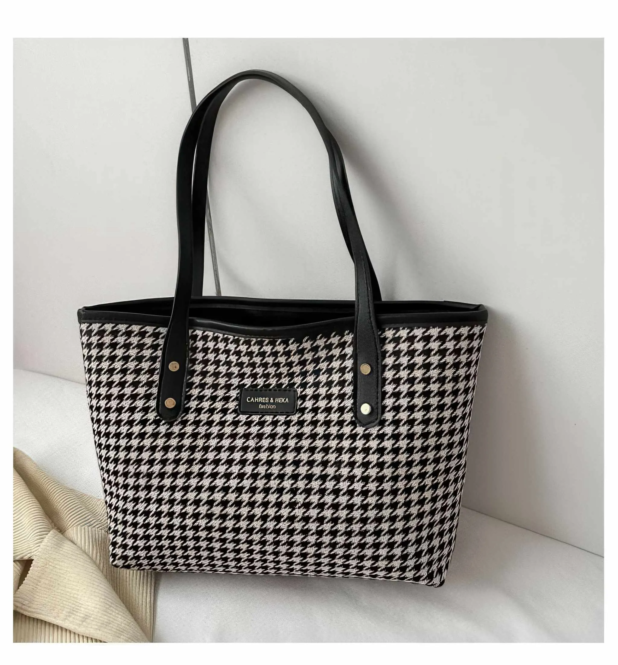 Glow Chic's Houndstooth Shoulder Bag – Winter Fashion Commuting Handbag with Large Capacity for Casual Shopping